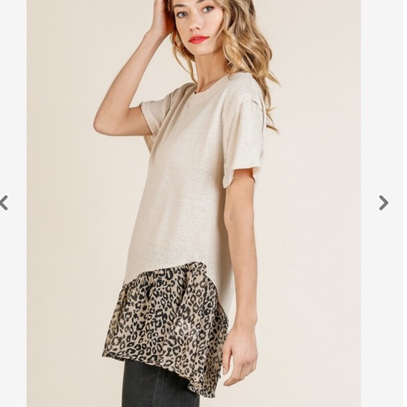 UMGEE ANIMAL PRINT RUFFLE ASYMMETRICAL HEM S/S TOP - Picture 3 of 6